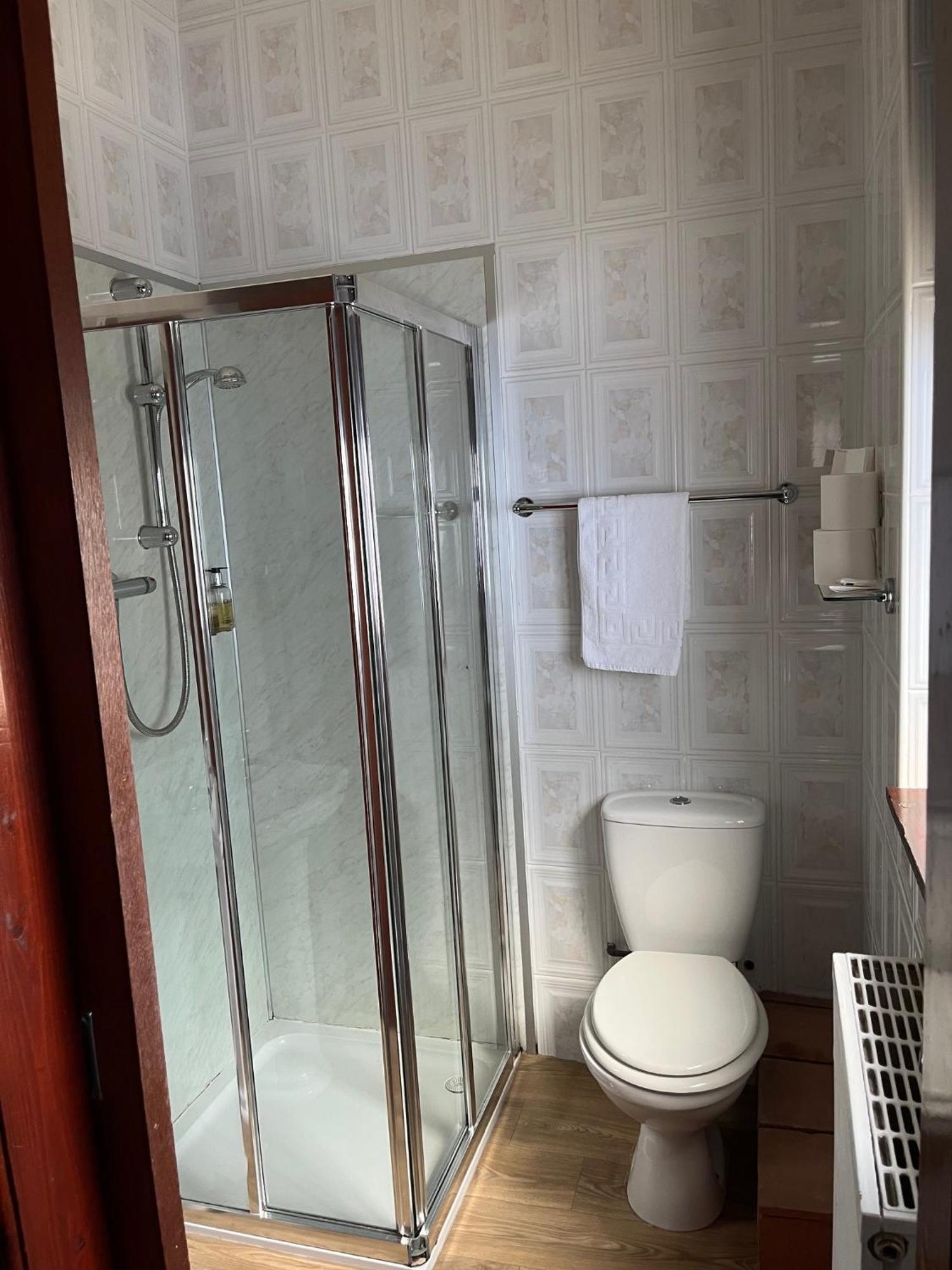 No: 1 The Esplanade Guest Accommodation. Tenby Rum bild