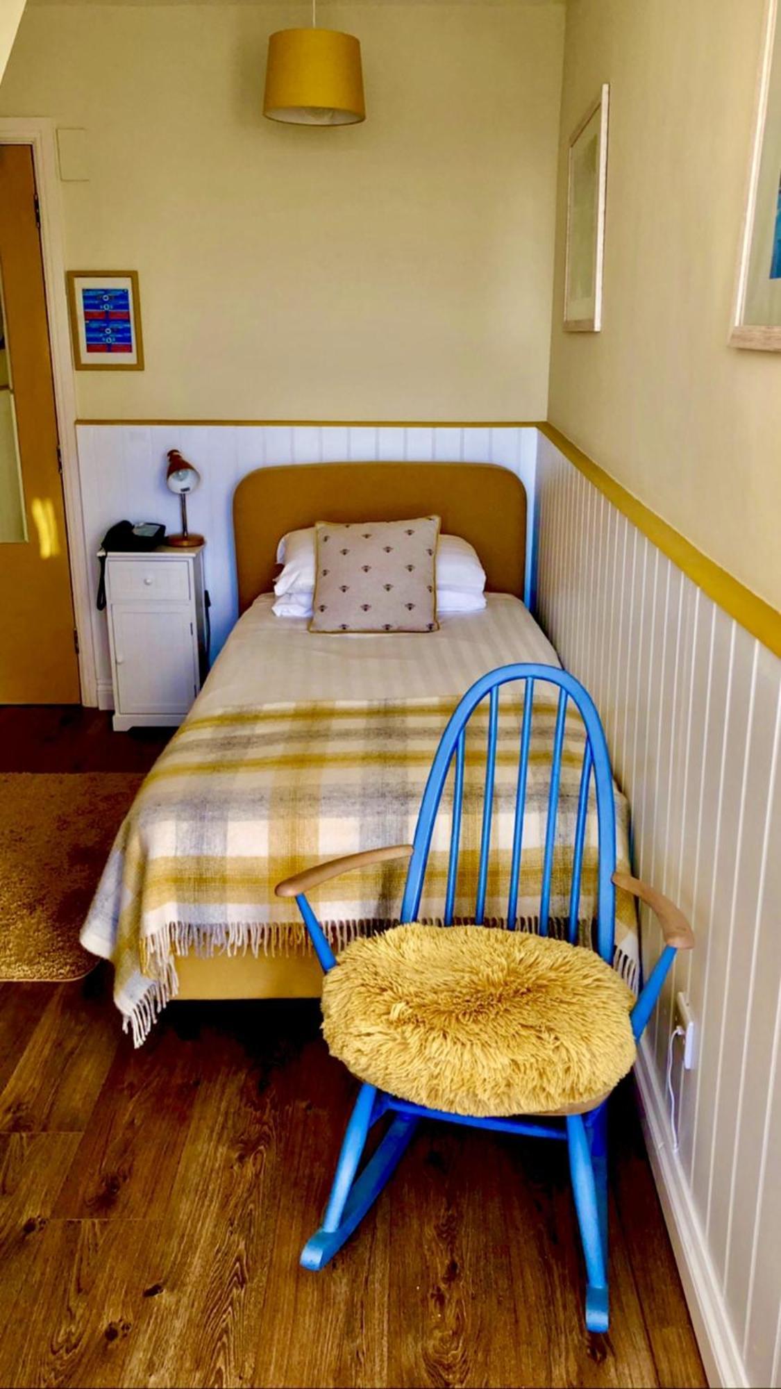 No: 1 The Esplanade Guest Accommodation. Tenby Exteriör bild